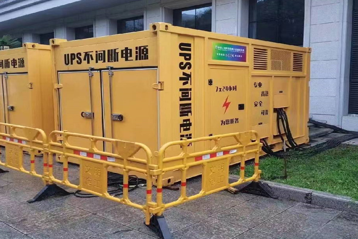 镇安发电机租赁施工现场
